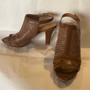 Naturalizer comfy sandals